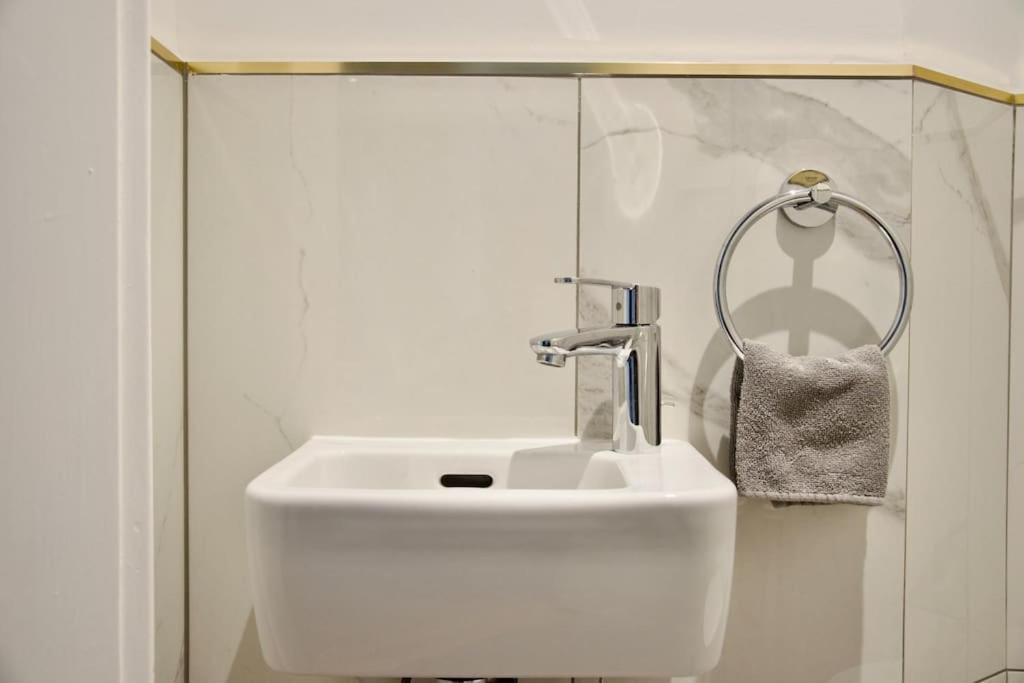 Premium By Hi - 2 Bedroom - View Apartment Budapest